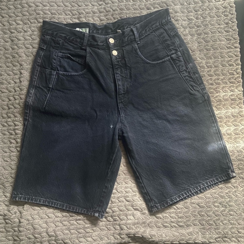Guess jeans 
Size 34 waist 
Lightly used 
Re-stitched by the crotch area